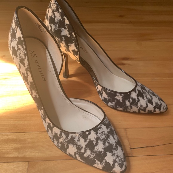 Anne Klein heels - Picture 2 of 4